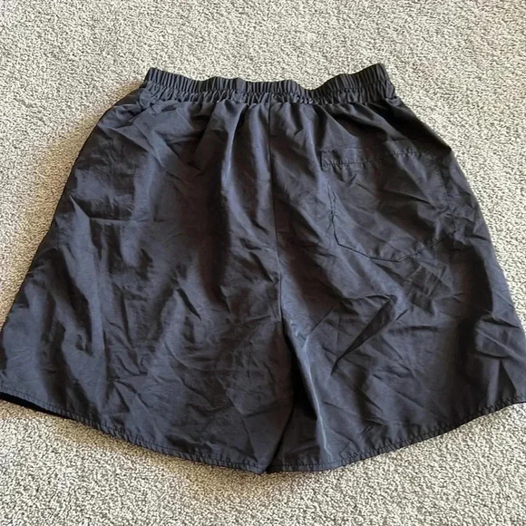 (32)Romwe  shorts - Picture 3 of 3